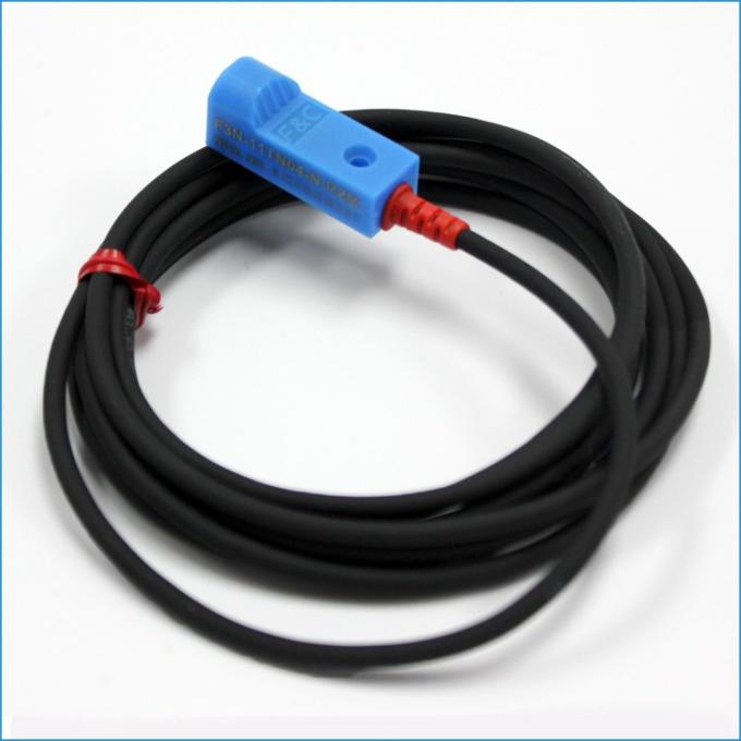C.C 12V-24V, 3 fils, capteur horizontal de détecteur de métaux de la proximité 4mm d'inductance avec du CE .jpg