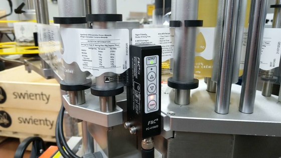 Capteur capacitif de label de détection transparente claire de label NPN PNP pour l'étiquette adhésive 24VDC